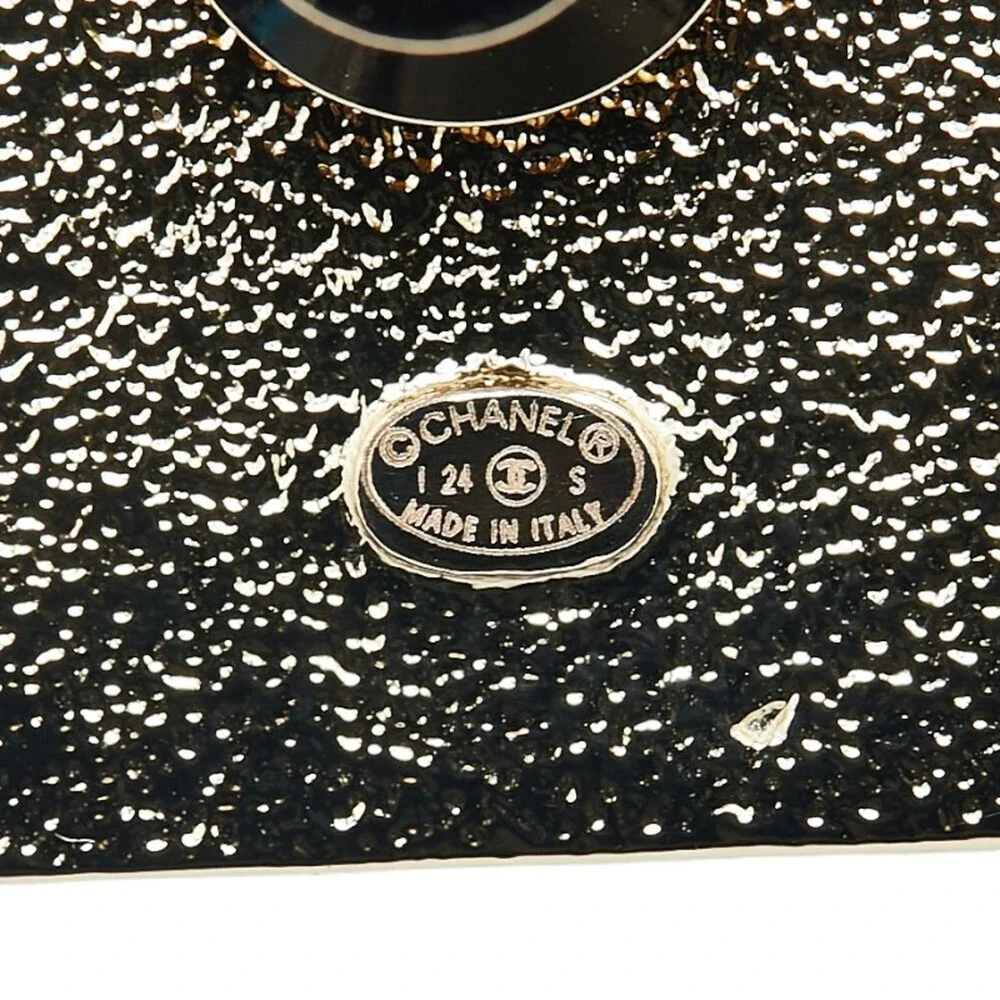 CHANEL Gold Logo Brooch - Picture 4 of 4
